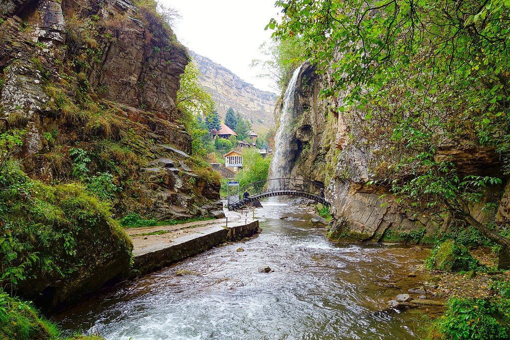 Достопримечательности Кисловодска: медовые водопады, Карачаево-Черкесия