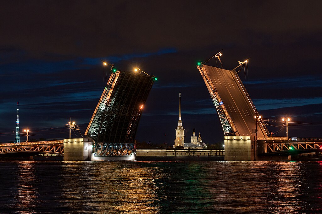 Обзорная экскурсии по Санкт-Петербургу: разводные мосты