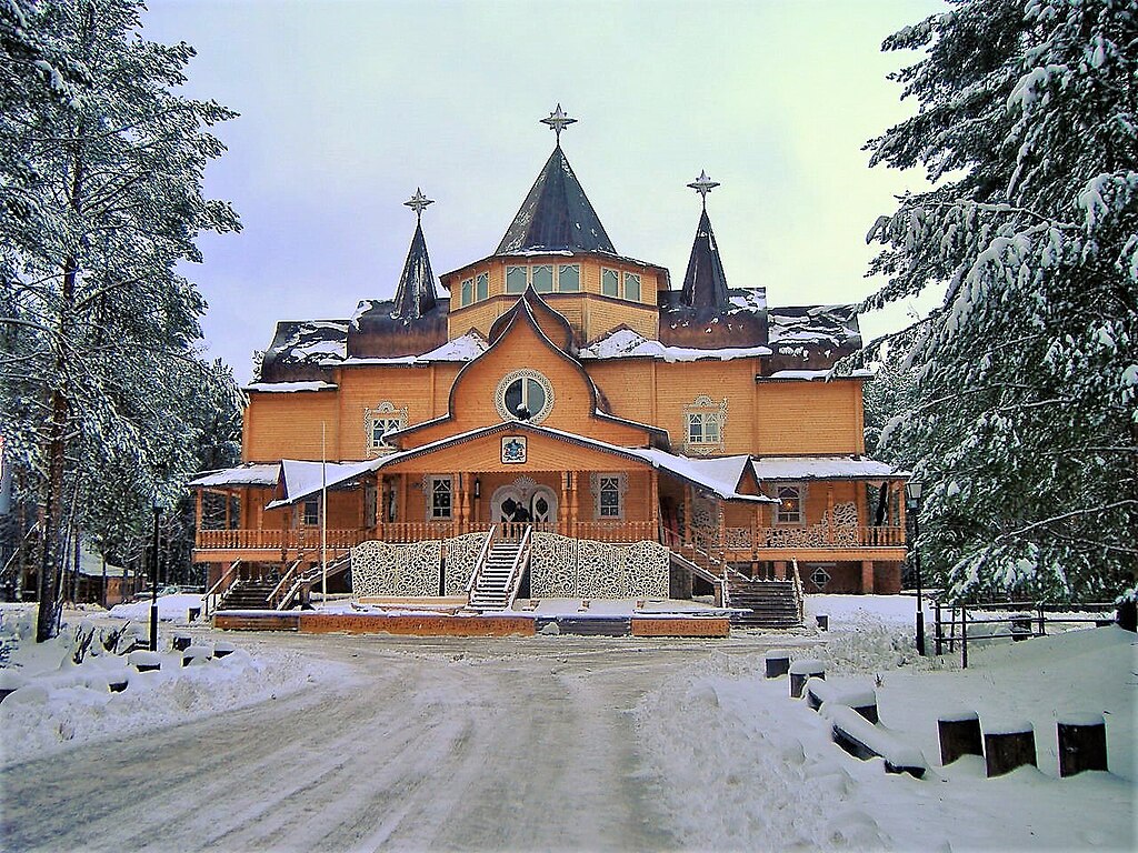 Куда поехать на новый год в России: Резиденция Деда Мороза (вотчина), Великий Устюг