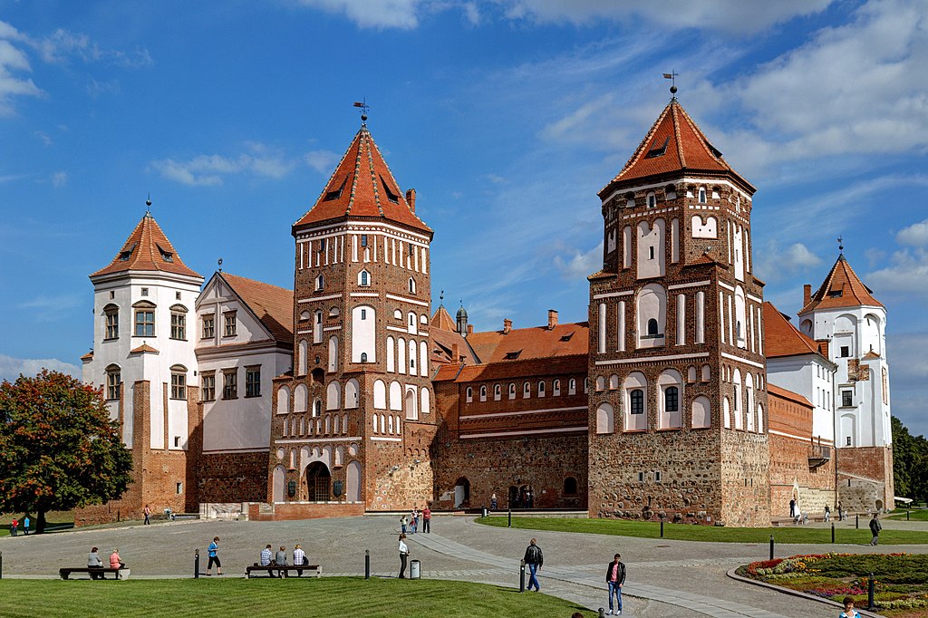 Экскурсии по Беларуси из Минска: Мирский замок